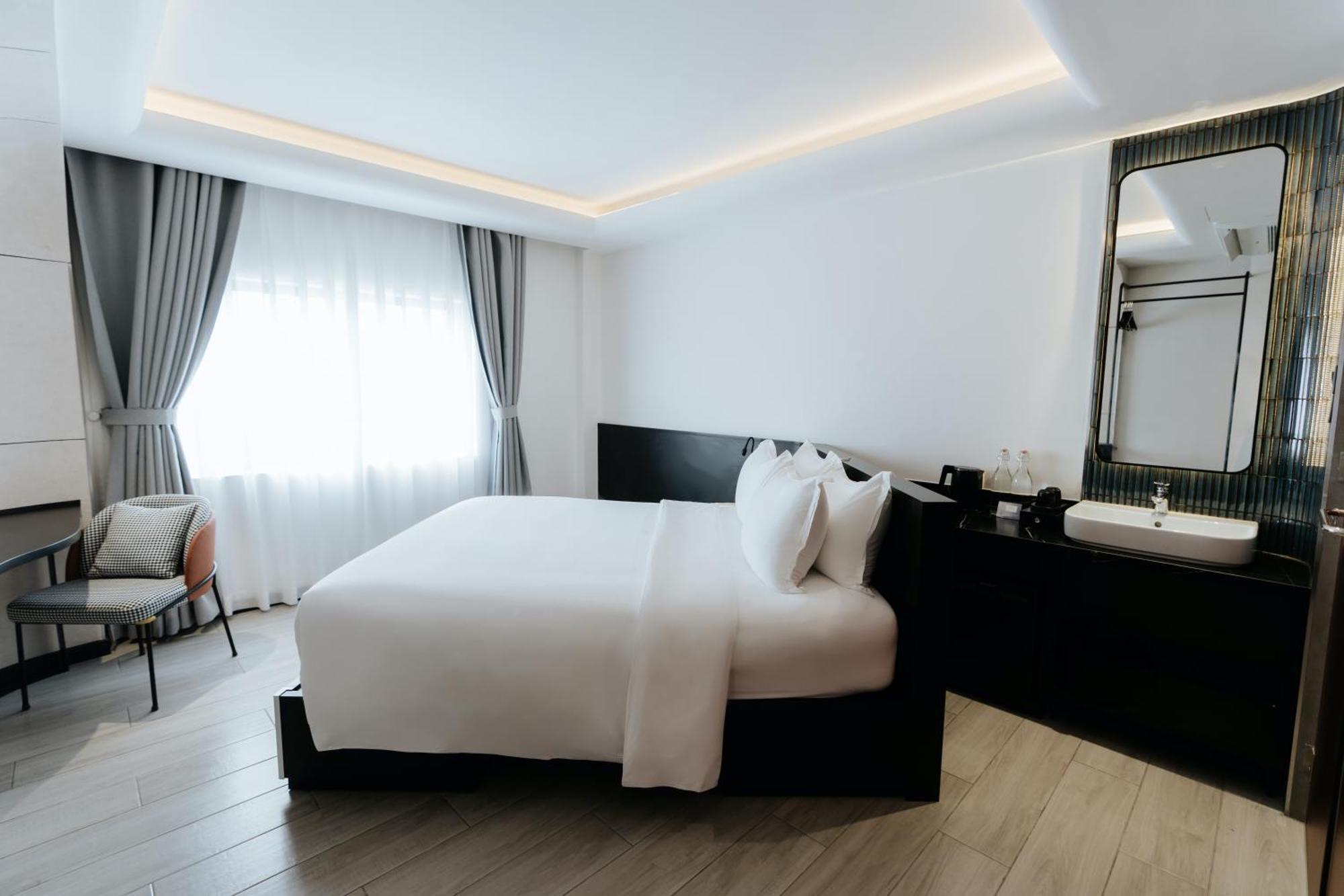 The Concept Hotel- City Center Хошимин Екстериор снимка