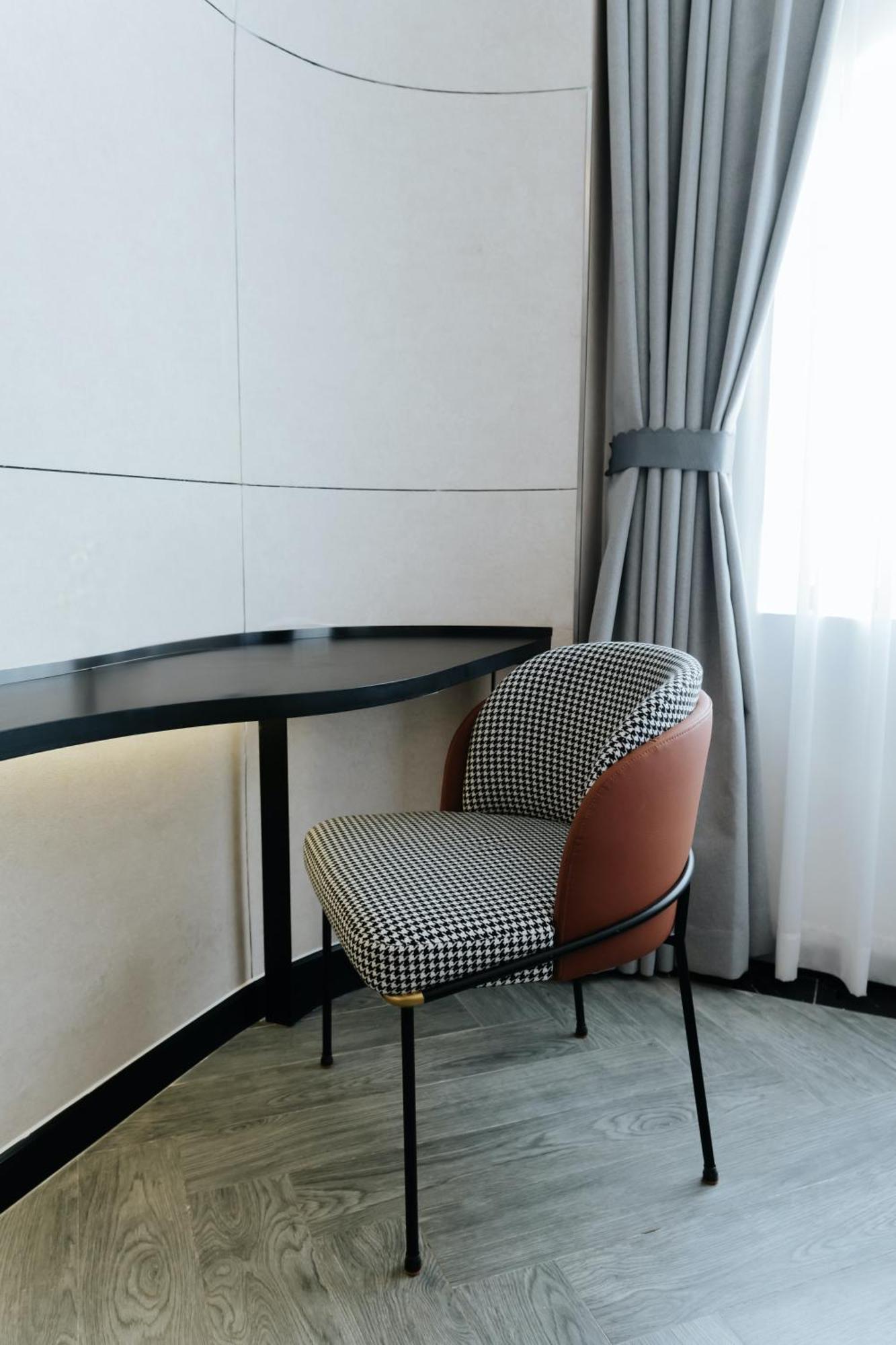 The Concept Hotel- City Center Хошимин Екстериор снимка